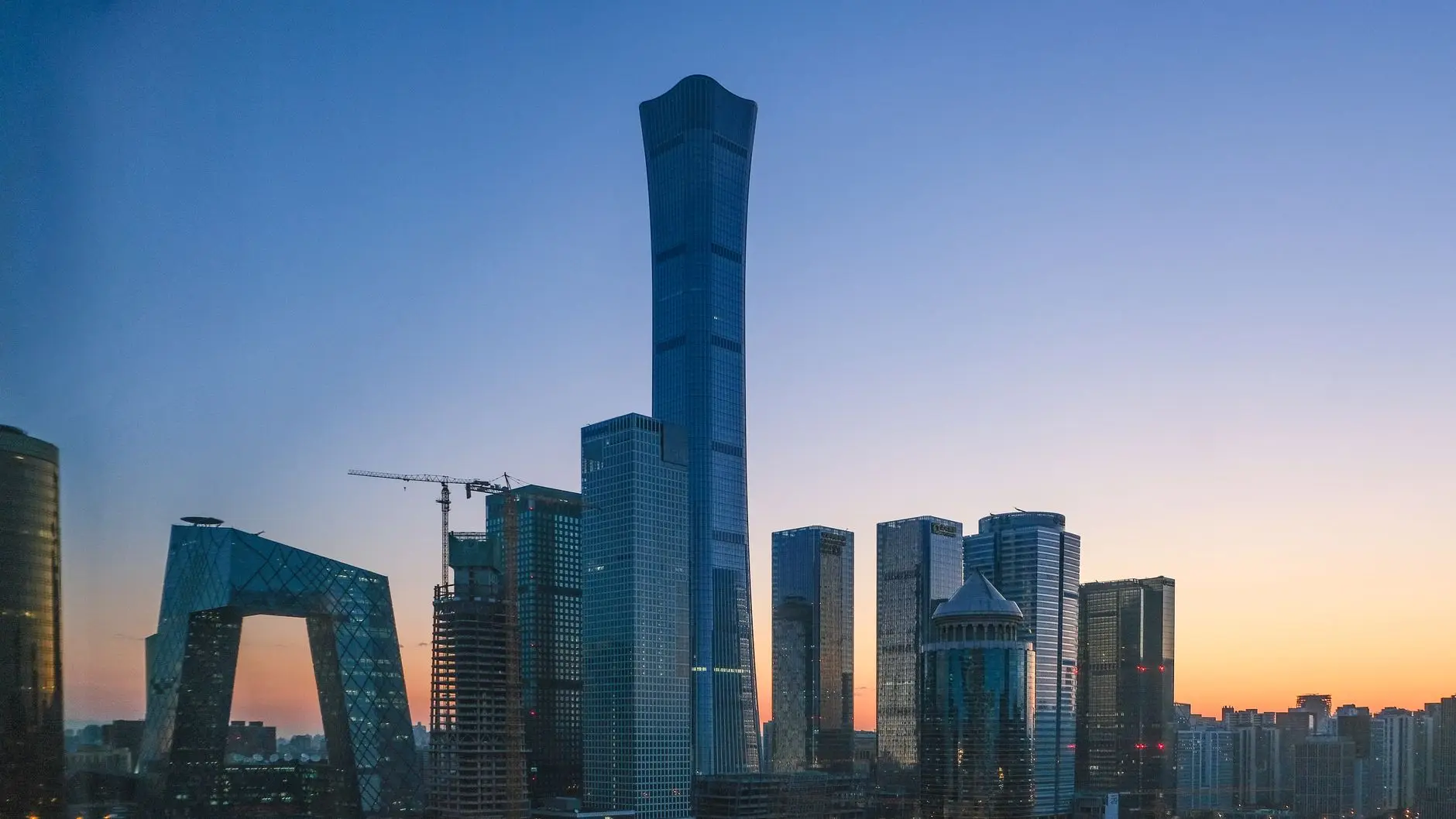 工业交换机与光纤收发器在工厂组网中的选型要点分析
