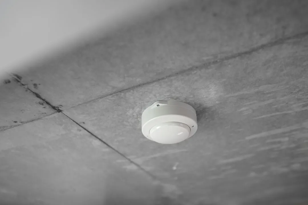 工业交换机在智慧园区网络改造中的选型要点与实施建议